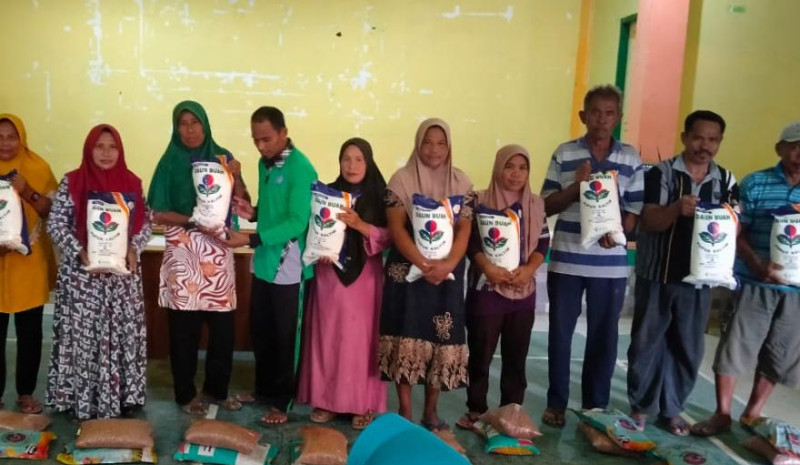 Penyerahan Bantuan Pupuk Non Subsidi Program Dana Desa Tahun Anggaran 2023